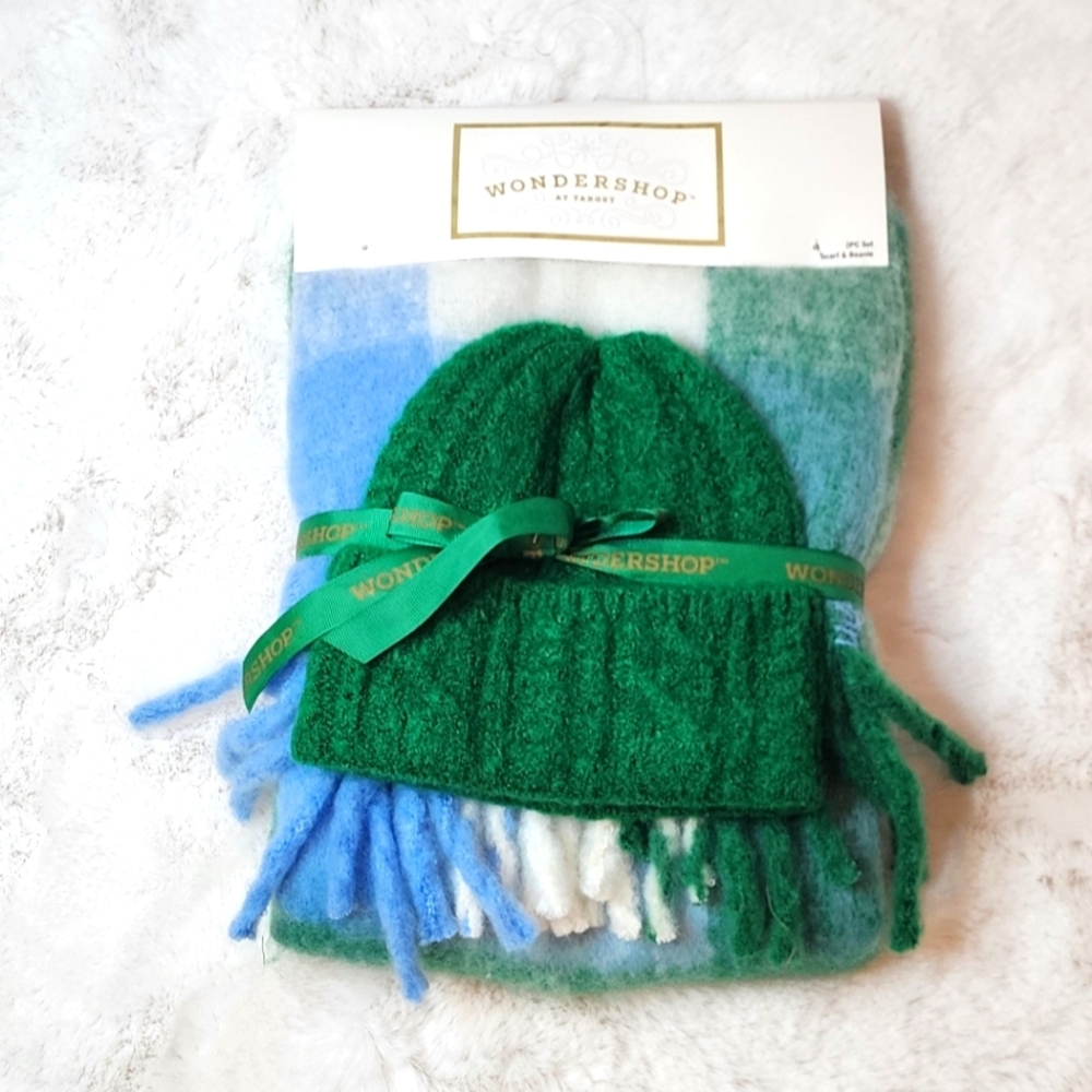 Wondershop Green Knit Hat and Scarf Set